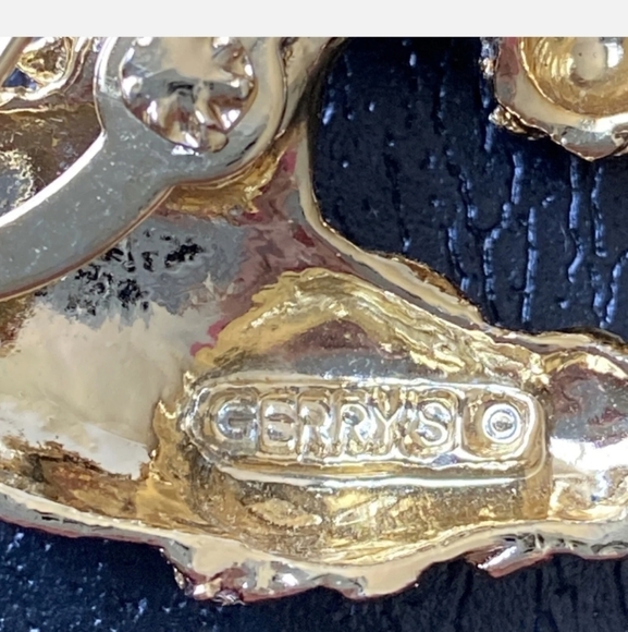 VINTAGE 1950's Gold Playful Green Eyed Poodle Brooch Pin By Gerry - Picture 11 of 12